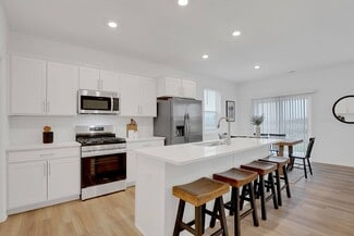 484 E 127th Ave, Crown Point, IN 46307