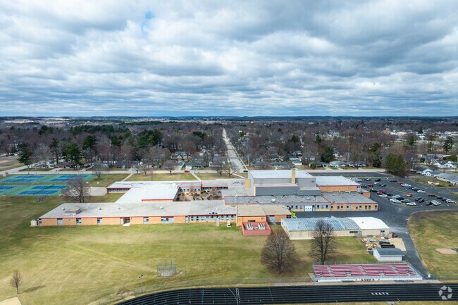 Shawano Community Middle School has 485 students in grades 6-8 with a Niche score of C.