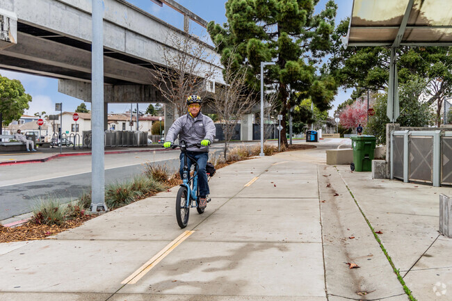 It's common to see people commuting to work using the Ohlone Greenway.