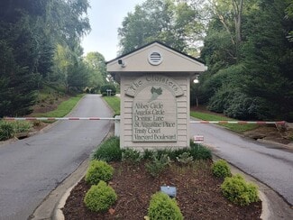 301 Abbey Cir, Asheville, NC 28805