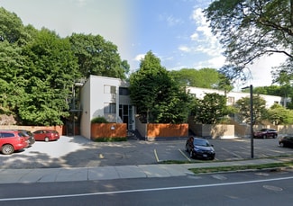 51 Grove St Unit A, Chestnut Hill, MA 02467