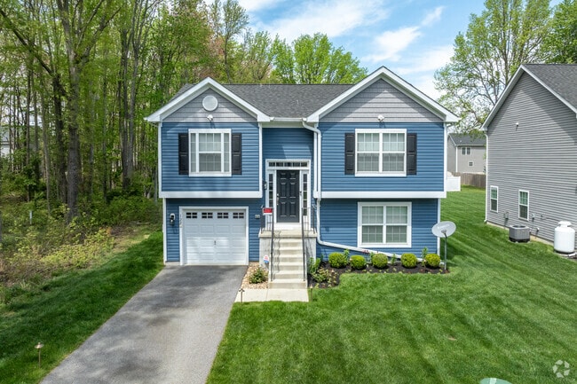 Live in a beautiful split level home in Romancoke.