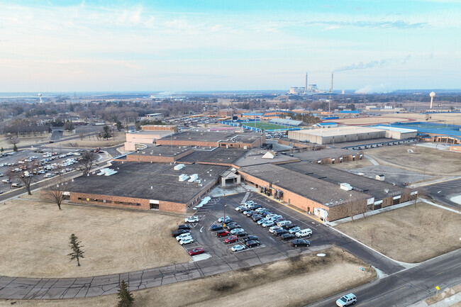 Becker Intermediate Elementary School
is an above average elementary school.
