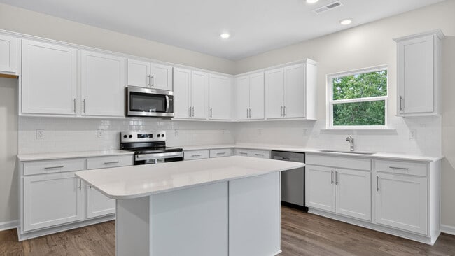 189 Calebs Corner Place, Spring Lake, NC 28390 - photo 3