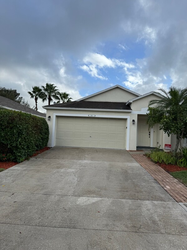 833 Greenleaf Cir, Vero Beach, FL 32960