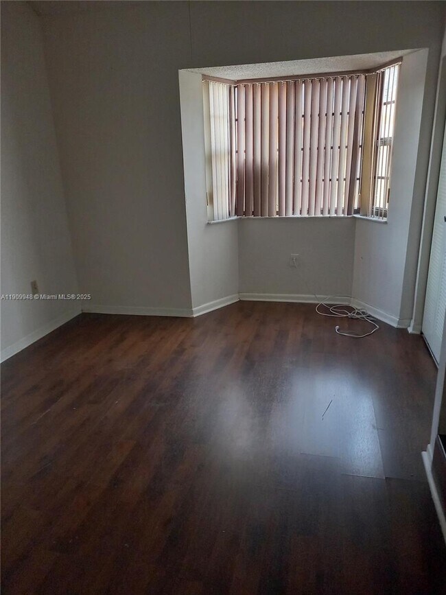 11781 SW 18th St, Miami, FL 33175 - photo 7