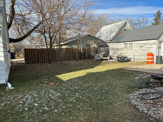 1208 N 4th St, Mankato, MN 56001 - photo 3