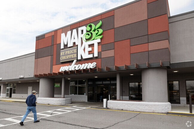 Market 32 in North Greenbush has shoppers covered for groceries and essentials.