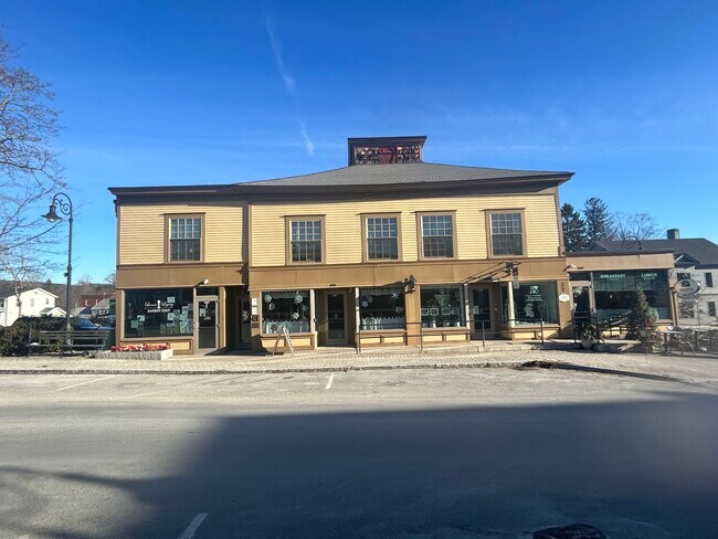 27 Housatonic St unit 1, Lenox, MA 01240 - photo 2