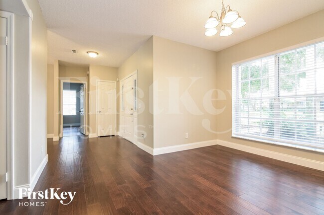 2612 Crestfield Dr, Valrico, FL 33596 - photo 5