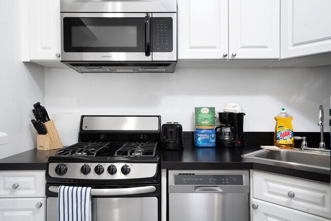 317 E 75th St unit ID1032012P, New York, NY 10021 - photo 6