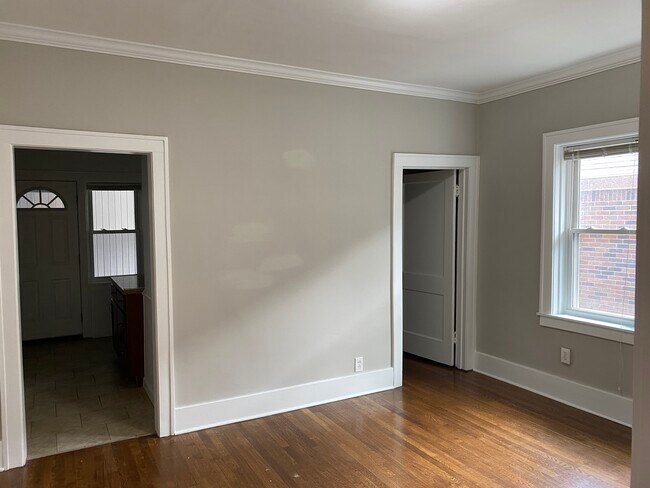 1026 Lakepointe St unit 1, Grosse Pointe Park, MI 48230 - photo 7