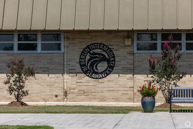 Berlin Intermediate School has under 650 students.