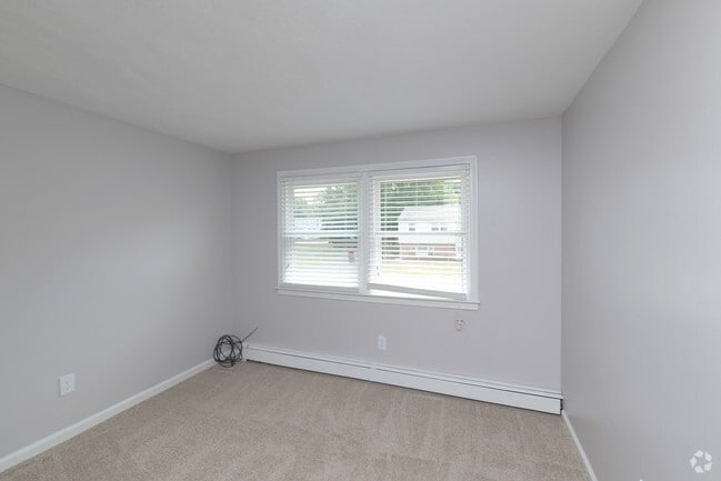 Briarwood, Attleboro, MA 02703 - photo 5