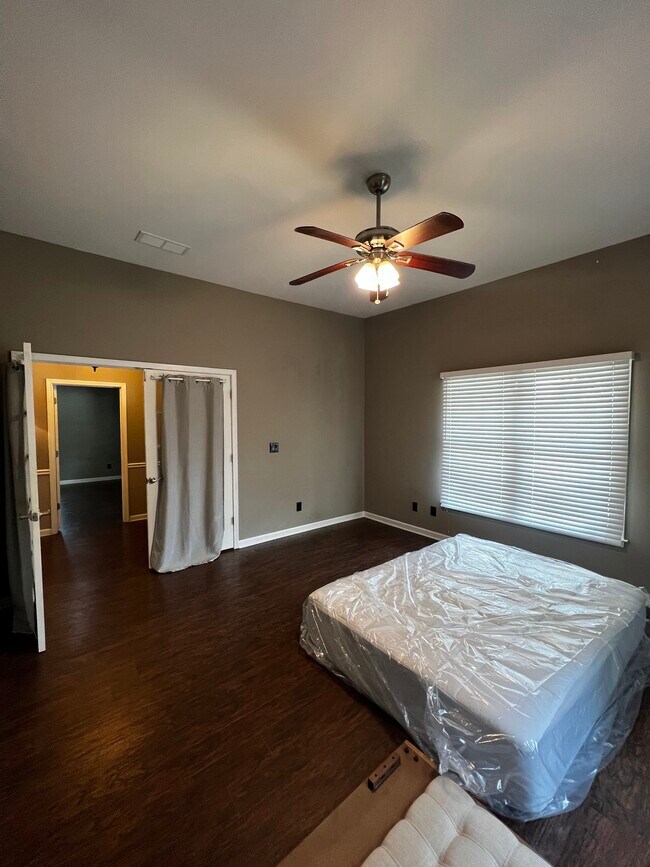 559 10th St NW, Atlanta, GA 30318 - photo 2