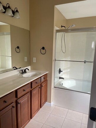 5100 Tesson Gardens Ct Unit 2B, Saint Louis, MO 63128