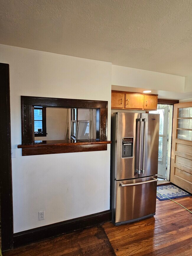 1926 7th St, Des Moines, IA 50314 - photo 2