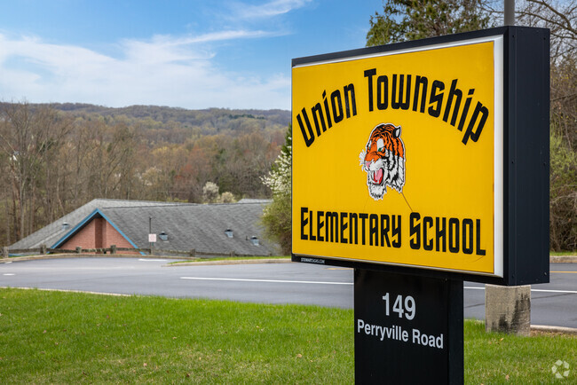 Union Township Elementary School in Union, NJ serves students in grades PK through K-3, and boasts a student-teacher ratio of 10 to 1.