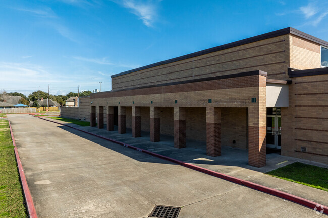 Austin Parkway Elementary School, Rankings & Reviews - Homes.com