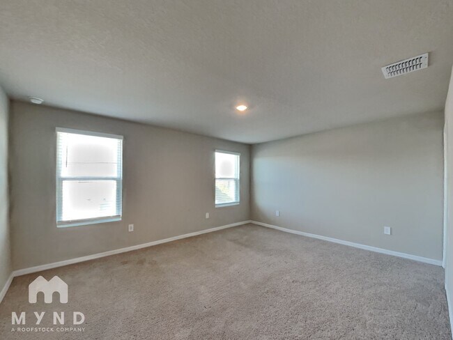 7649 Intrepid Rd, Wesley Chapel, FL 33545 - photo 6