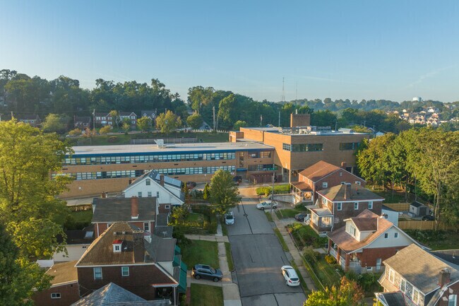 Pittsburgh Minadeo serves K-5th grade with excellence.