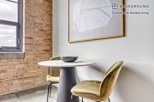 2061 N Southport Ave unit FL3-ID567, Chicago, IL 60614 - photo 5