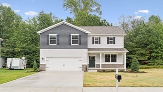 6100 Whisperwood Dr, Ampthill, VA 23234