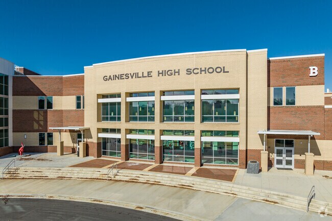 Gainesville High School has a student to teacher ratio of 19 to 1.