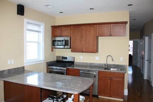 148 Hillside St unit 2, Roxbury Crossing, MA 02120 - photo 2