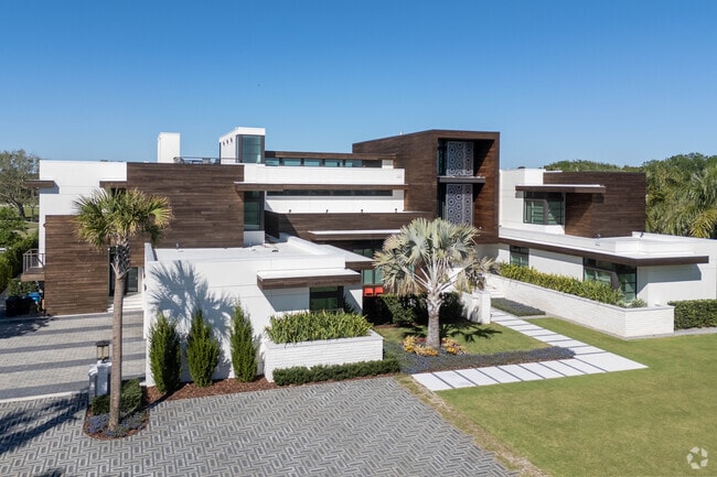 A stunning contemporary home in Ponte Vedra Beach.