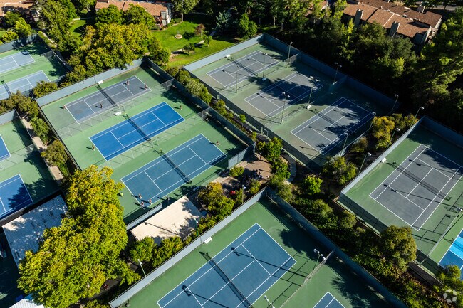 San Vicente Resort in San Diego Country Estates has tennis courts for locals to practice.