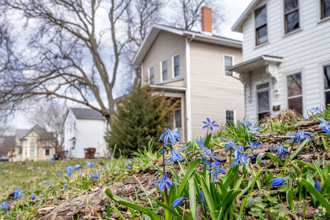 Rochelle retains a rustic and peaceful atmosphere.