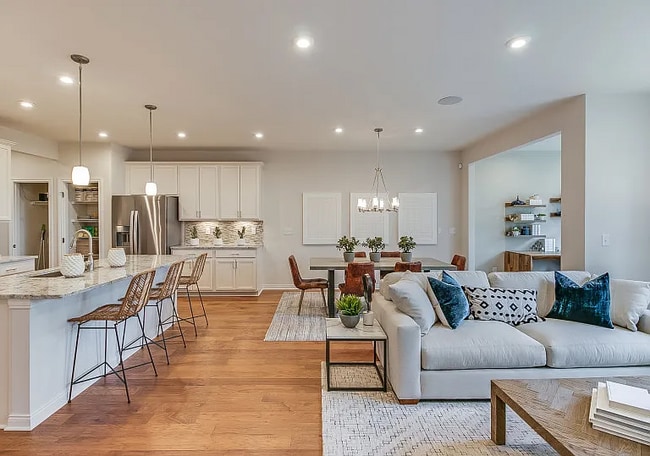 421 Addison Cir, Commerce Charter Township, MI 48390 - photo 4