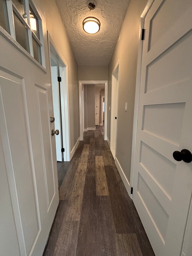 Hall - Entryway