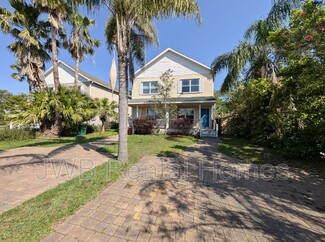 457 4th Ave S, Jacksonville Beach, FL 32250