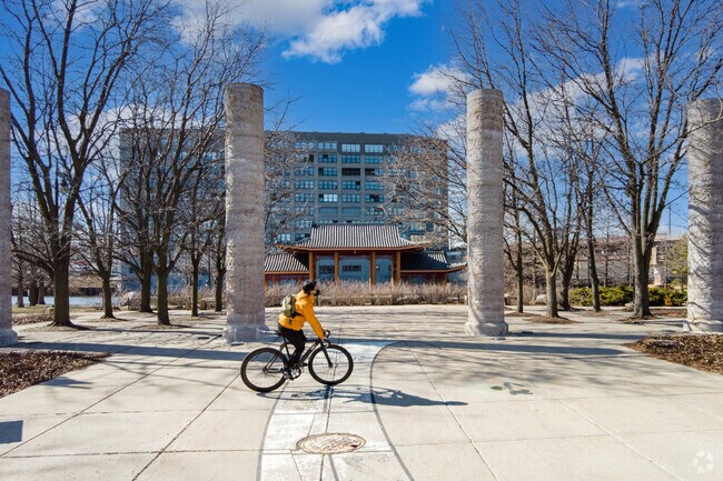 Ping Tom Park has access to the river ferry in Chinatown.