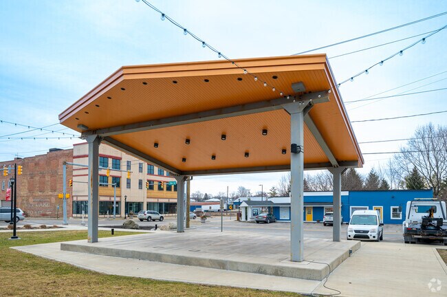 Annual events are mostly held downtown at The Heart of New Castle, a pavilion in the center of town that hosts the town Christmas Tree.
