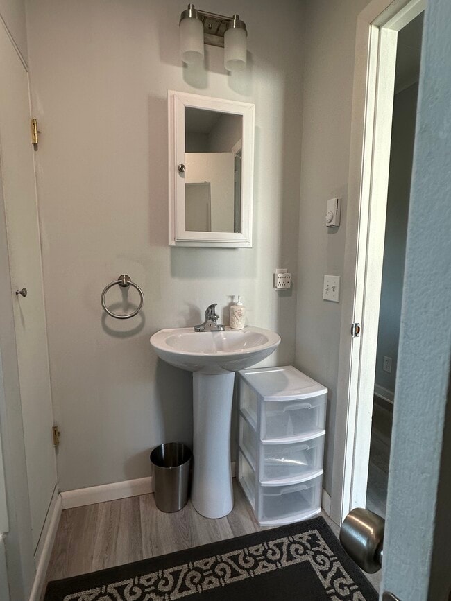 16 Crescent Beach Dr, Enfield, CT 06082 - photo 7