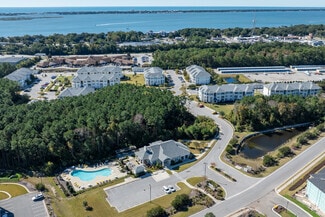 4005 Galantis Dr, Morehead City, NC 28557