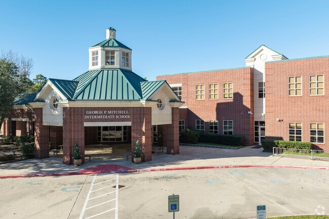 Mitchell Intermediate is located in the Alden Bridge area of The Woodlands.