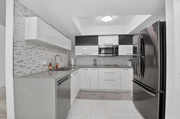 4310 Village Dr, Delray Beach, FL 33445 - photo 1