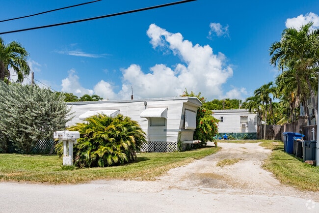 Cudjoe Key offers a section of mobile homes and RVs.