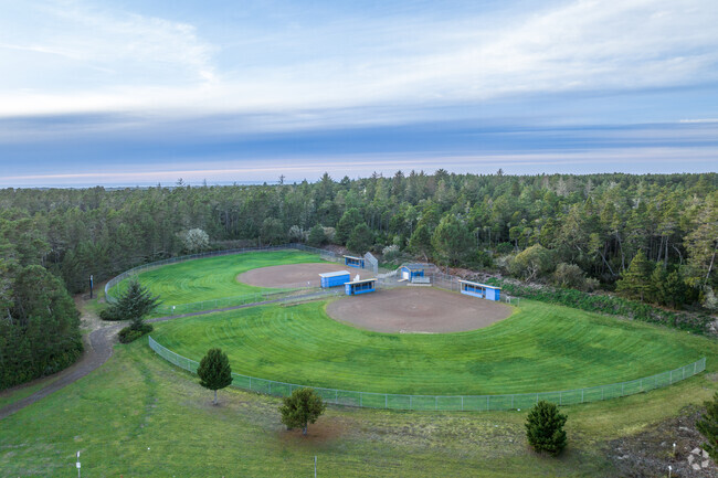 Siuslaw High School has both baseball and softball teams.