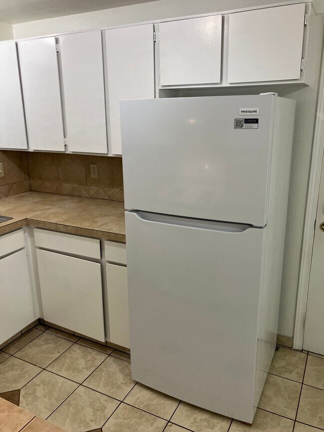 2429 NE Saratoga St, Portland, OR 97211 - photo 6