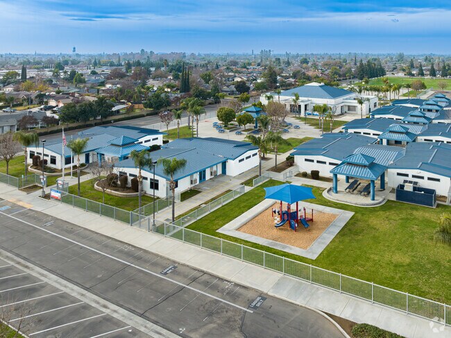 Looking West from Kennedy Elementary School towards the residential homes of Dinuba.