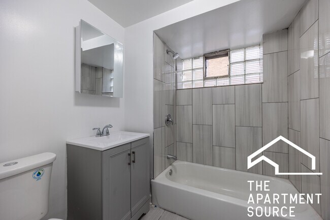 6719 N California Ave unit GS, Chicago, IL 60645 - photo 3