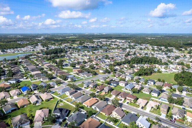 Hampton Hills is quickly becoming a hot spot in Lakeland for its location and access to many local amenities.