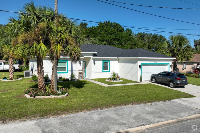 Large palm trees, freshly painted homes and manicured lawns are common in DeLand Southwest.