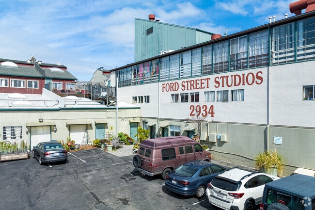 Ford Street Studios offers Embarcadero residents a place to live close to the bustle.