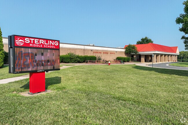 Sterling Middle School offers a quality education to children living in Oak Grove.